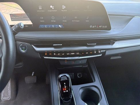 Used 2025 Cadillac XT4 Premium Luxury image 30