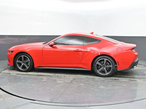 Used 2024 Ford Mustang Coupe image 5