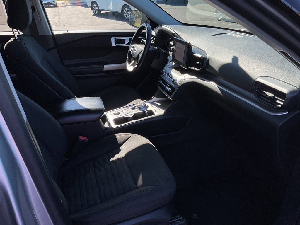 Used 2020 Ford Explorer XLT w/ Comfort Package AWD/4WD image 18