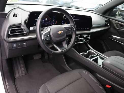 Used 2024 Chevrolet Traverse LS FWD image 14