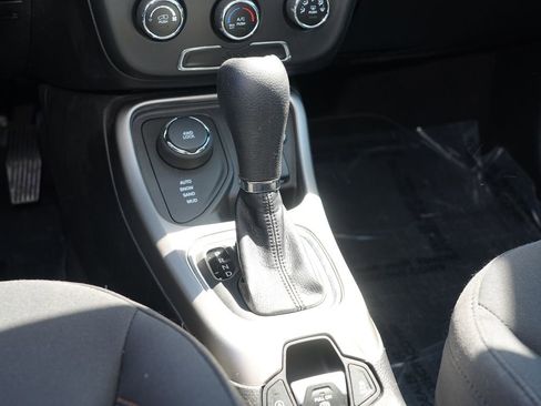 Used 2018 Jeep Compass Sport AWD/4WD image 24