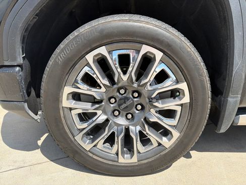 Used 2023 GMC Sierra 1500 Denali Ultimate AWD/4WD image 10