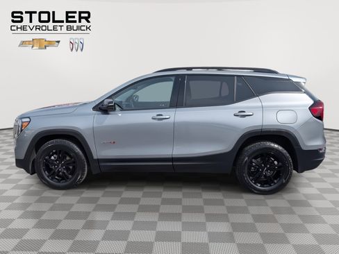Used 2024 GMC Terrain AT4 image 2
