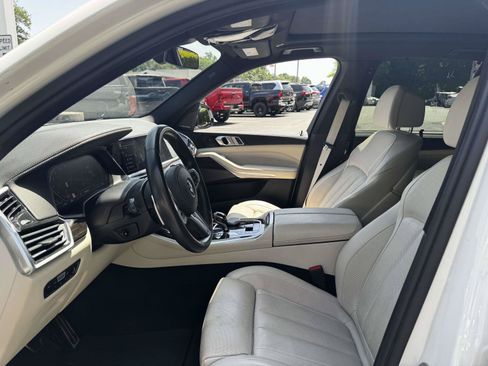 Used 2021 BMW X5 xDrive40i w/ M Sport Package AWD/4WD image 19