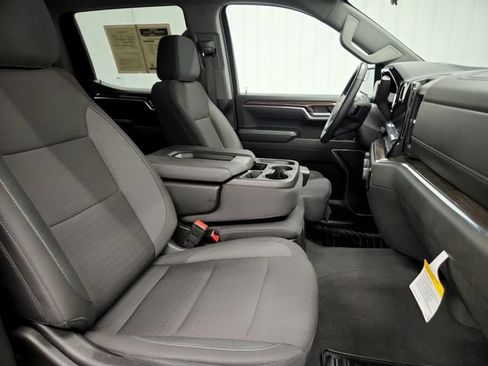 Used 2025 Chevrolet Silverado 1500 LT AWD/4WD image 25
