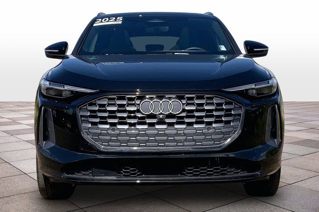 Certified 2025 Audi Q5 Premium Plus w/ Premium Plus AWD/4WD image 3