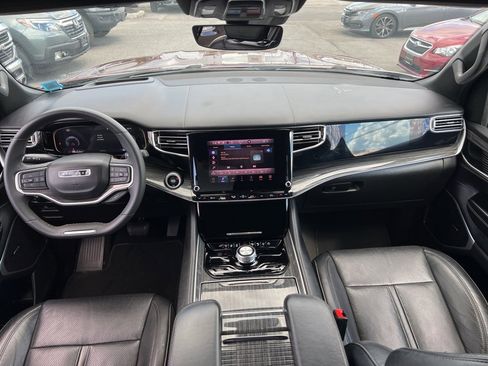 Used 2022 Jeep Wagoneer Series III w/ Convenience Group I image 17