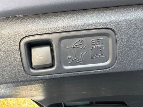 Certified 2022 Ford Expedition Limited image 36