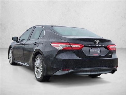 Used 2018 Toyota Camry XLE image 7