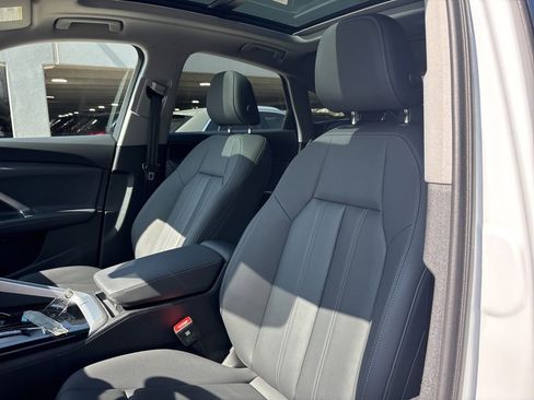 Used 2025 Audi Q5 Premium w/ Convenience Package image 13