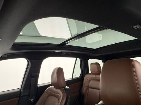 Used 2023 Lincoln Aviator Reserve w/ Equipment Group 201A image 25