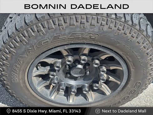 Used 2018 Chevrolet Colorado ZR2 image 11