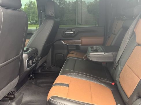 Used 2023 Chevrolet Silverado 3500 High Country AWD/4WD image 8