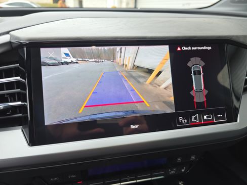 Used 2023 Audi Q4 e-tron Premium Plus w/ Premium Plus image 23