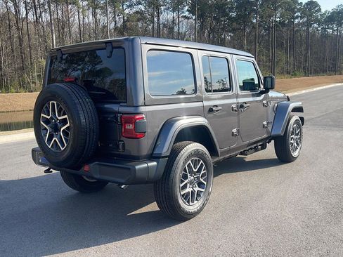 New 2026 Jeep Wrangler Sahara AWD/4WD image 7