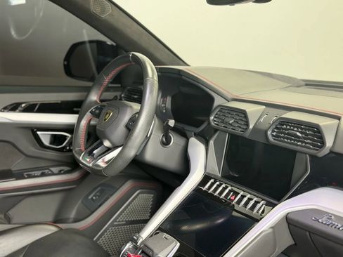 Used 2019 Lamborghini Urus Sport Utility 4D image 25
