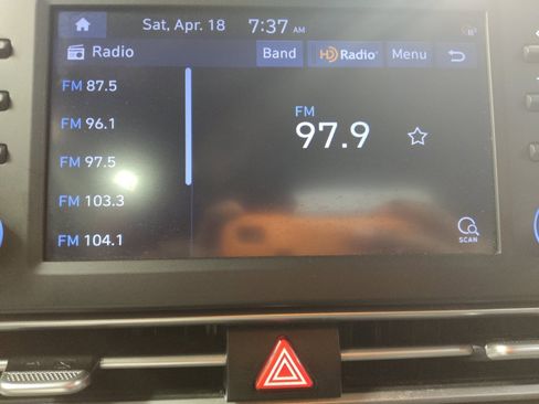 Used 2023 Hyundai Elantra SEL FWD image 25