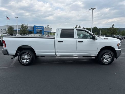 Used 2023 RAM 2500 Tradesman w/ Chrome Appearance Group AWD/4WD image 8