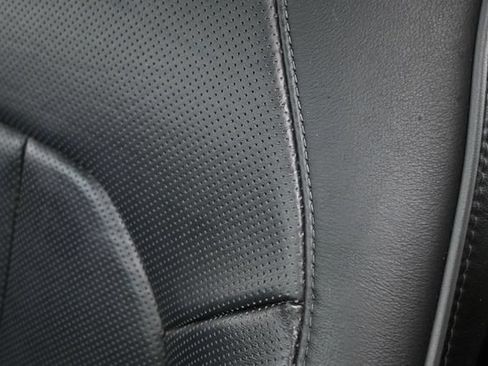 Used 2020 Chrysler Pacifica Limited FWD image 13
