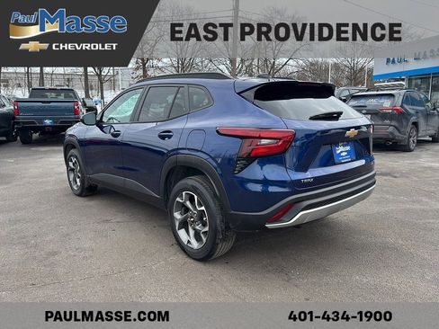Certified 2024 Chevrolet Trax LT w/ LT Convenience Package image 5