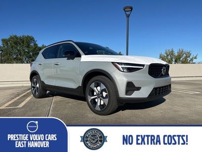 New 2026 Volvo XC40 B5 Core w/ Climate Package
