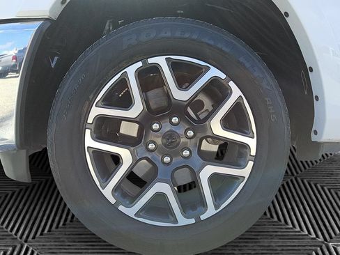 Used 2025 RAM 1500 Laramie AWD/4WD image 14