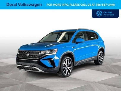 Used 2023 Volkswagen Taos SE w/ Panoramic Sunroof Package