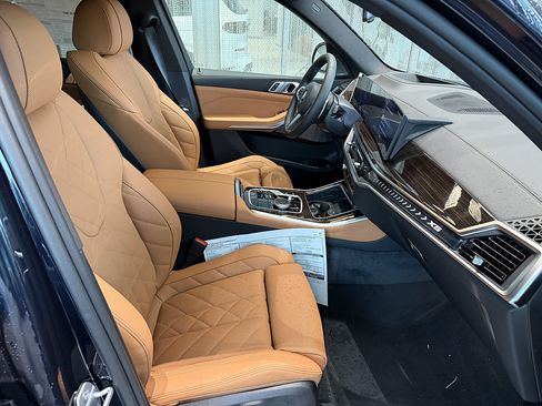 New 2026 BMW X5 xDrive40i w/ M Sport Package AWD/4WD image 14