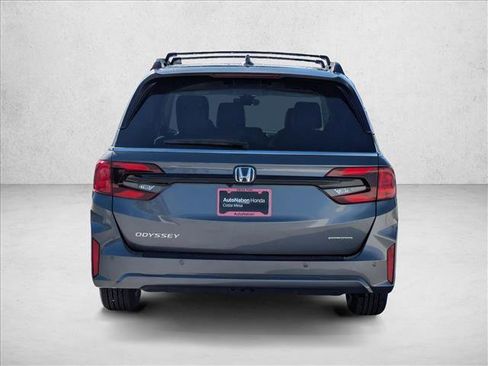 New 2026 Honda Odyssey Touring image 8