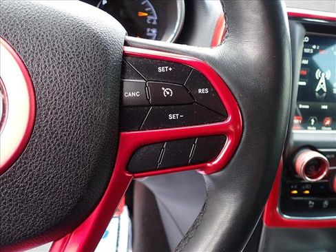 Used 2018 Jeep Grand Cherokee Altitude AWD/4WD image 15