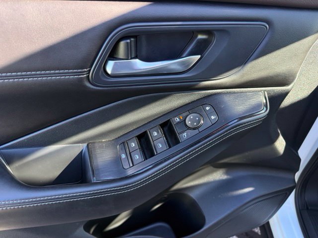 Certified 2023 Nissan Rogue SV w/ SV Premium B Package AWD/4WD image 12
