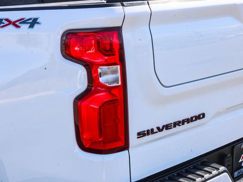 Used 2024 Chevrolet Silverado 1500 RST w/ Redline Edition AWD/4WD image 9