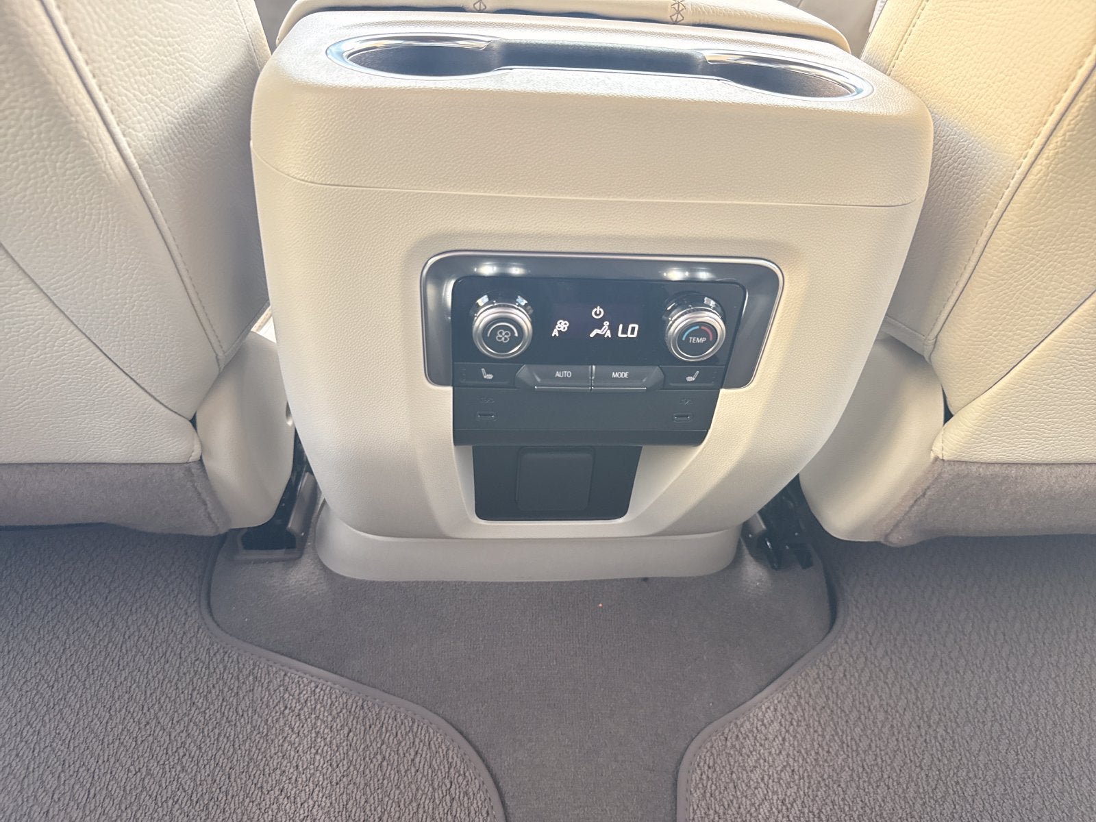 New 2026 GMC Yukon Denali AWD/4WD image 14