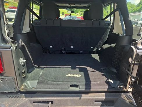 Used 2016 Jeep Wrangler Unlimited Sport AWD/4WD image 13