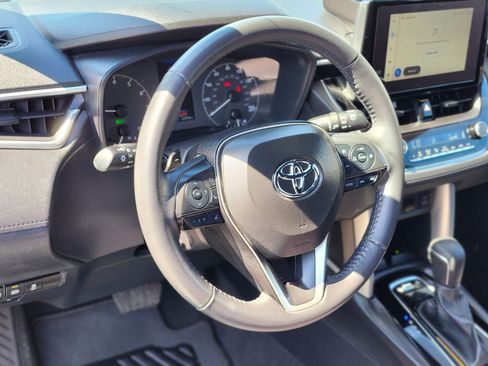 Used 2024 Toyota Corolla Cross AWD Hybrid image 19