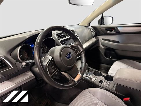 Used 2019 Subaru Outback 2.5i Premium image 9