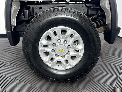Used 2024 Chevrolet Silverado 3500 LT w/ Safety Package AWD/4WD image 29