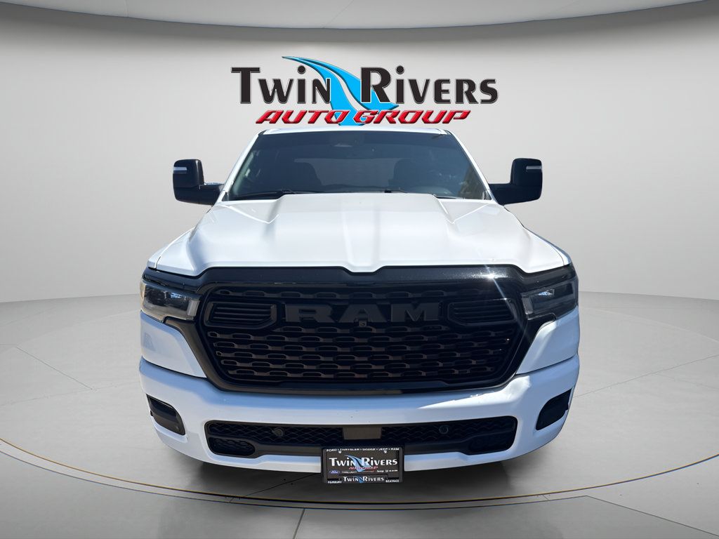 Used 2025 RAM 1500 Big Horn AWD/4WD image 7