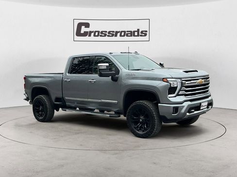 Used 2024 Chevrolet Silverado 2500 High Country w/ Technology Package image 7