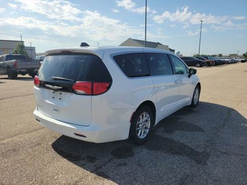 Used 2023 Chrysler Voyager LX FWD image 21