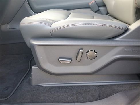 New 2025 Ford Expedition Active image 19