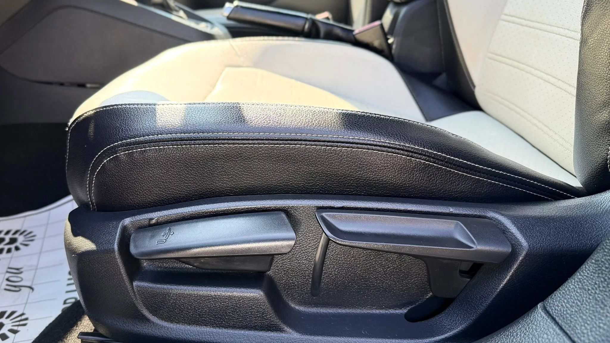Used 2016 Volkswagen Jetta Sport FWD image 27