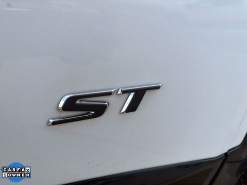 Used 2024 Buick Envision Sport Touring image 3