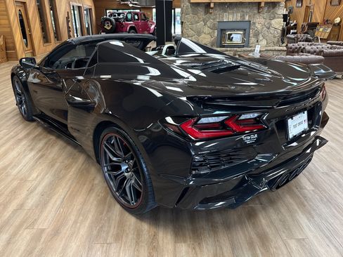 Used 2023 Chevrolet Corvette Z06 RWD image 5