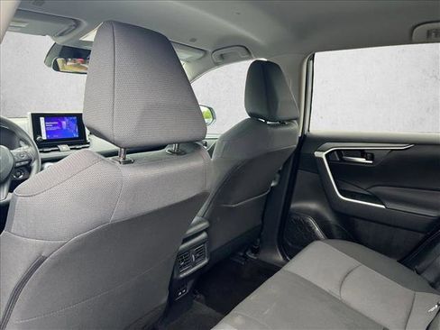 Certified 2025 Toyota RAV4 XLE FWD image 17