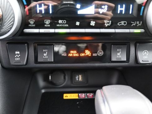 Certified 2025 Toyota RAV4 XLE Premium image 25