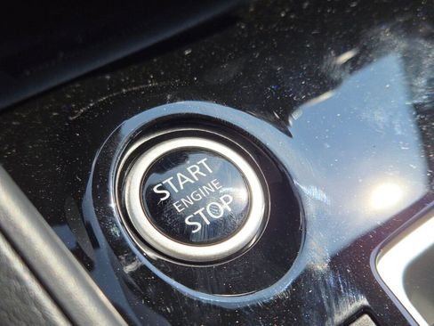 Used 2025 Nissan Versa SV w/ Trunk Package image 24