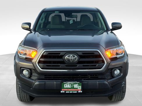Used 2018 Toyota Tacoma SR5 image 2