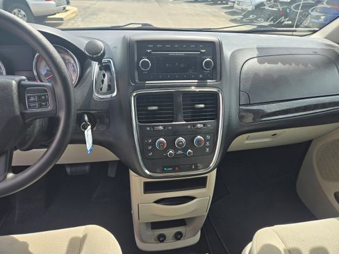 Used 2012 Dodge Grand Caravan SE FWD image 7