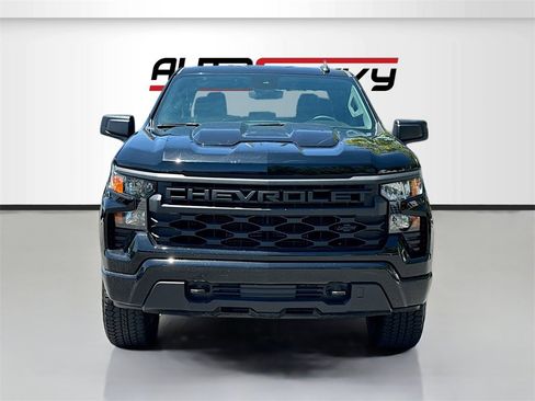 Used 2024 Chevrolet Silverado 1500 Custom Trail Boss w/ Turbomax Blackout Package image 2
